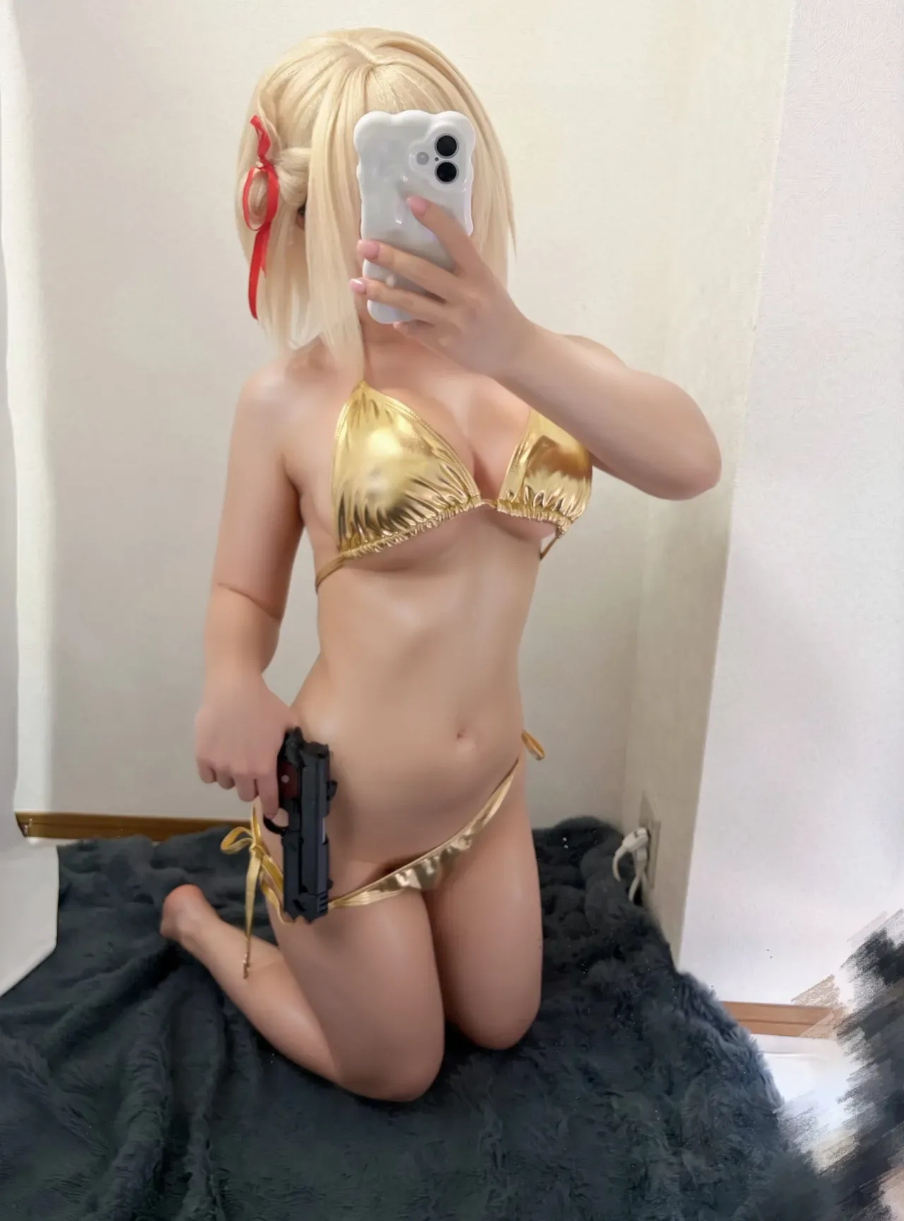 Hatsune Hitori – Bikini vàng Chisato - 5