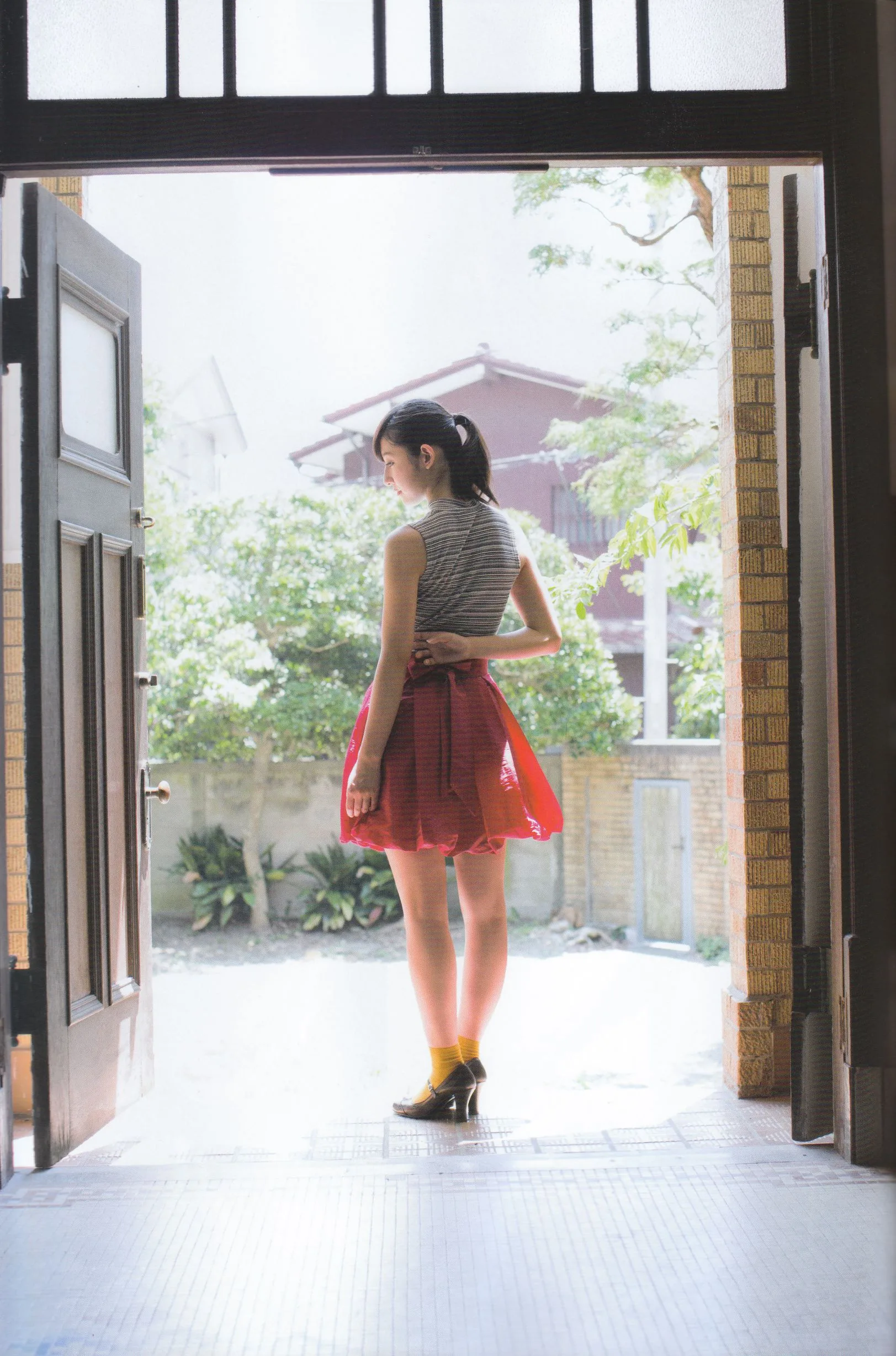Album ảnh "Liangqiu" hàng quý của Nogizaka46 - 46